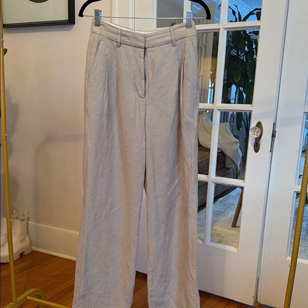 Aritzia Light Beige Pleated Trousers